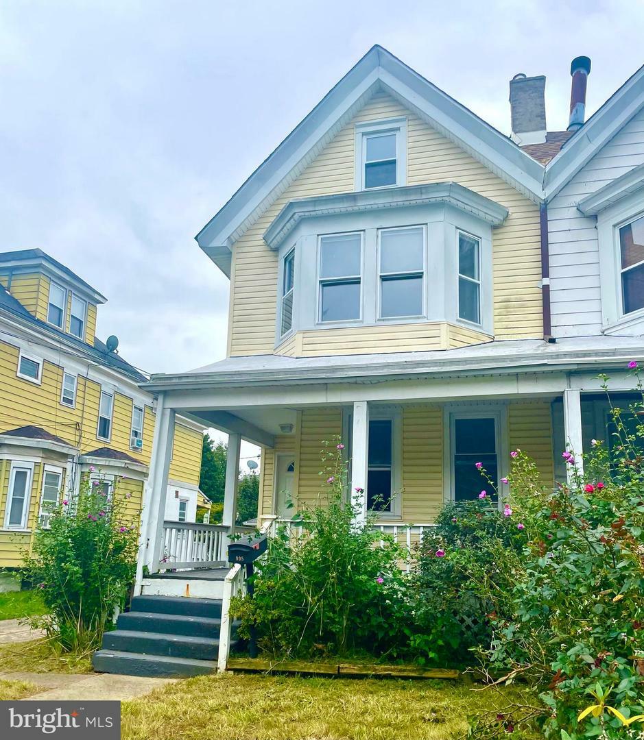 Property Photo:  905 Carteret Avenue  NJ 08618 