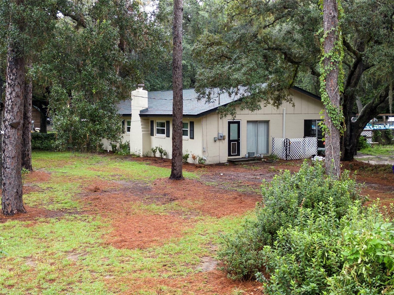 Property Photo:  5701 SE 170th Court  FL 32179 