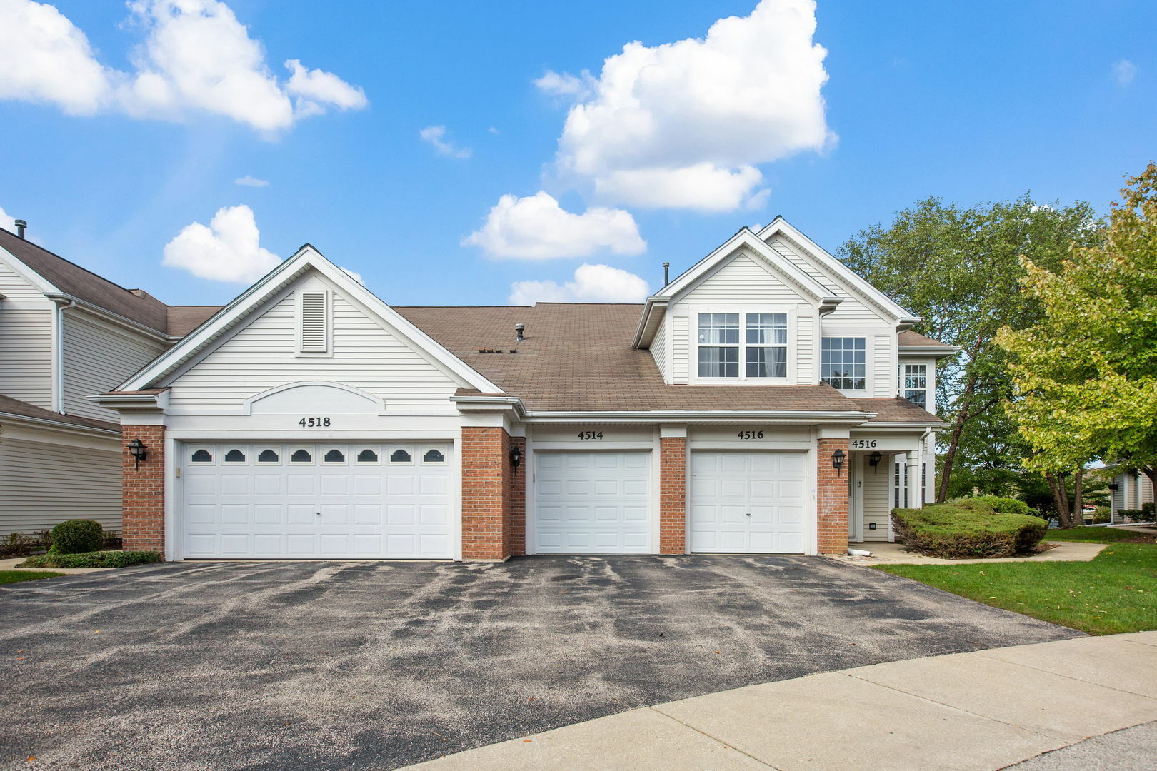 Property Photo: 4514 Concord Lane H6-5 IL 60062