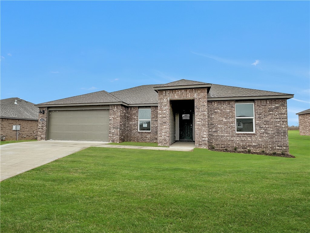 Property Photo:  1062 Emerald Street  AR 72753 