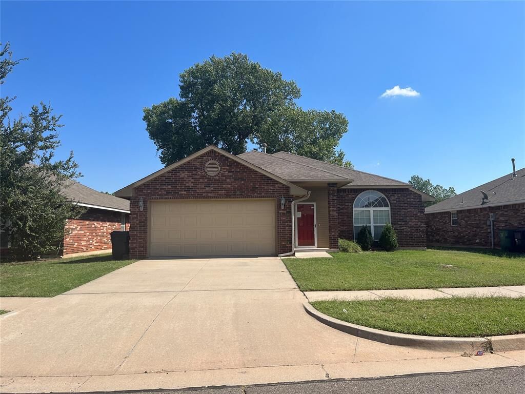 Property Photo: 1100 Westridge Drive OK 73099