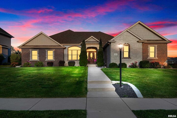 1301 Coventry Drive  Washington IL 61571 photo