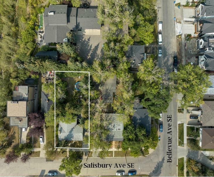 710 Salisbury Avenue SE  Calgary AB T2G4J8 photo