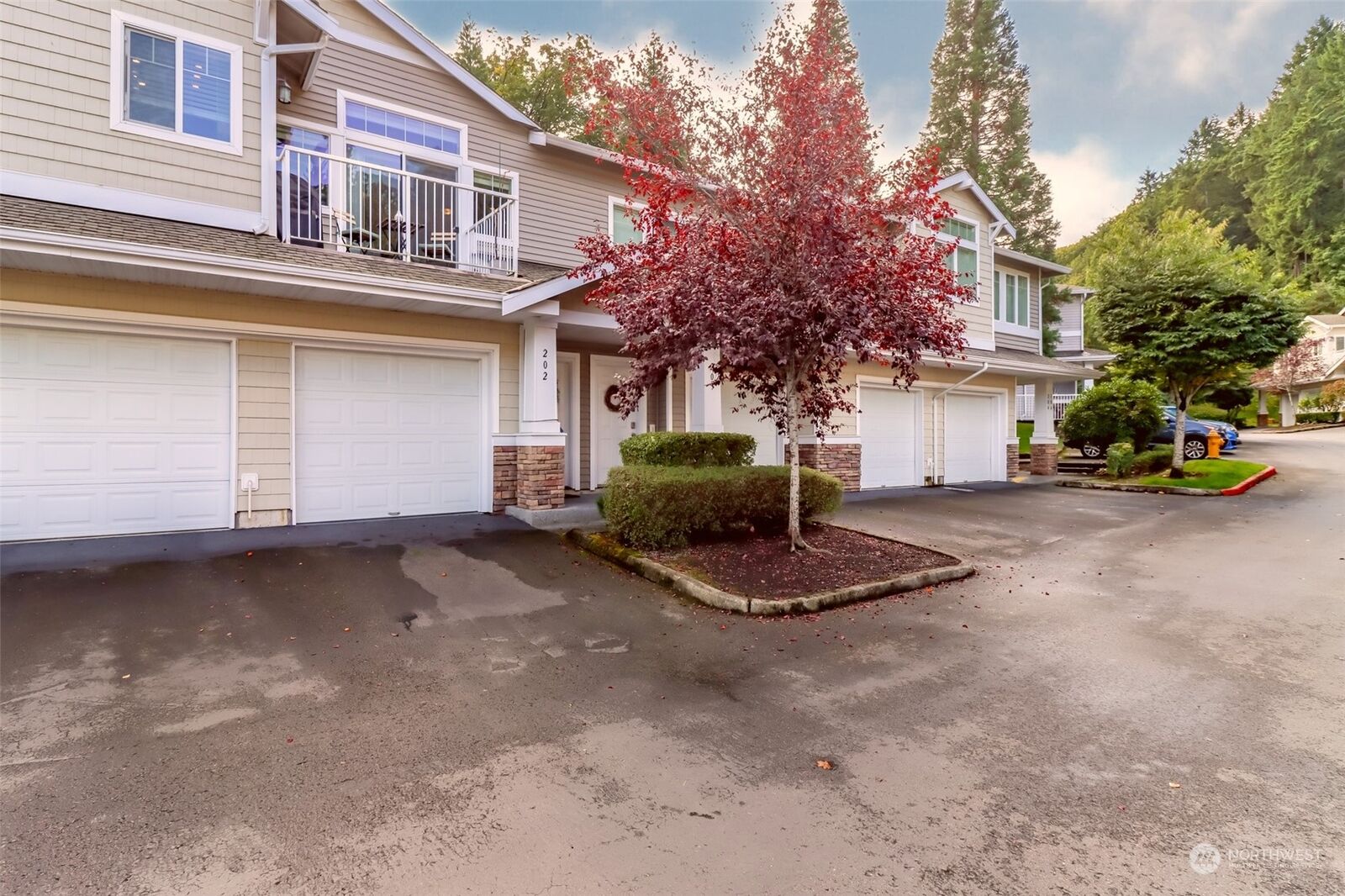 Property Photo:  4021 S 222nd Place 202  WA 98032 
