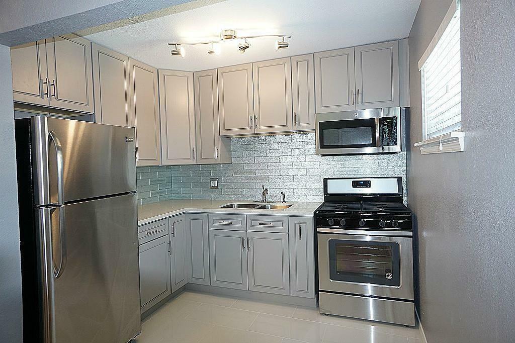 Property Photo:  311 Hawthorne Street 20  TX 77006 