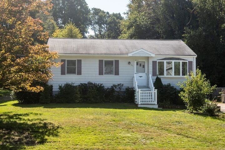 Property Photo:  441 Chamberlain St  MA 01746 