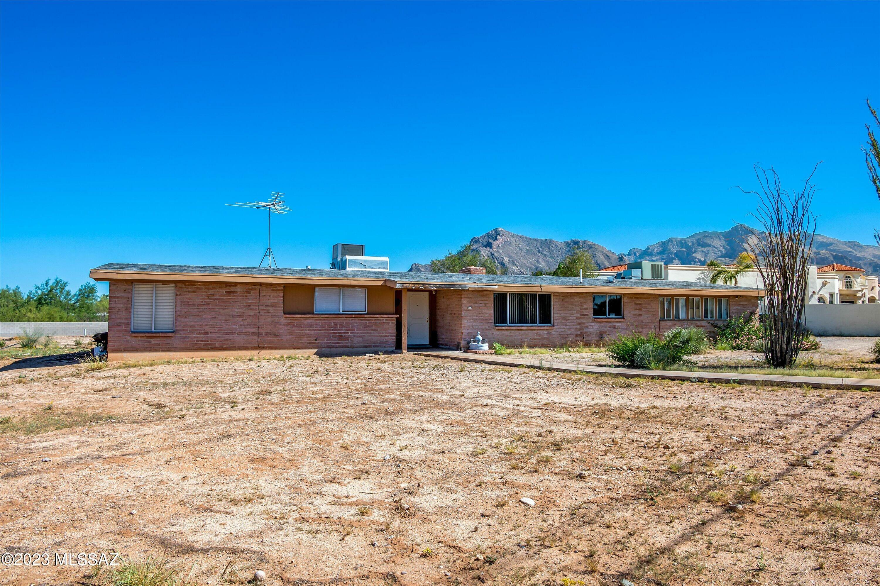 Property Photo:  950 W Ina Road  AZ 85704 