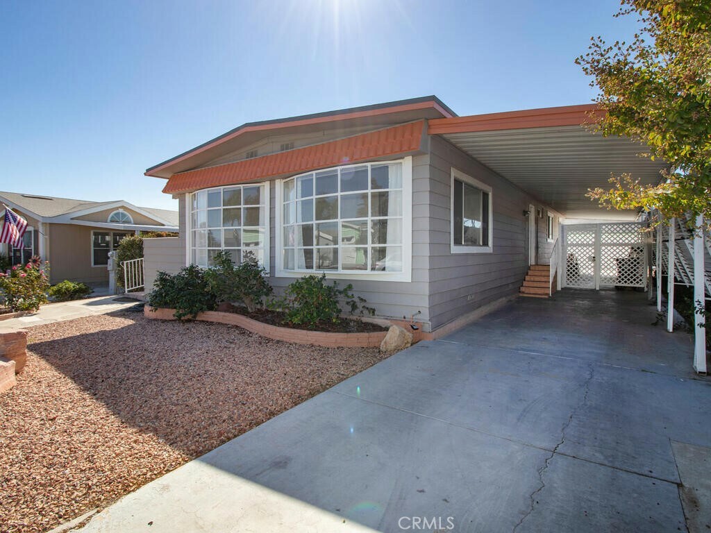 Property Photo:  29015 Calle Del Buho  CA 92563 