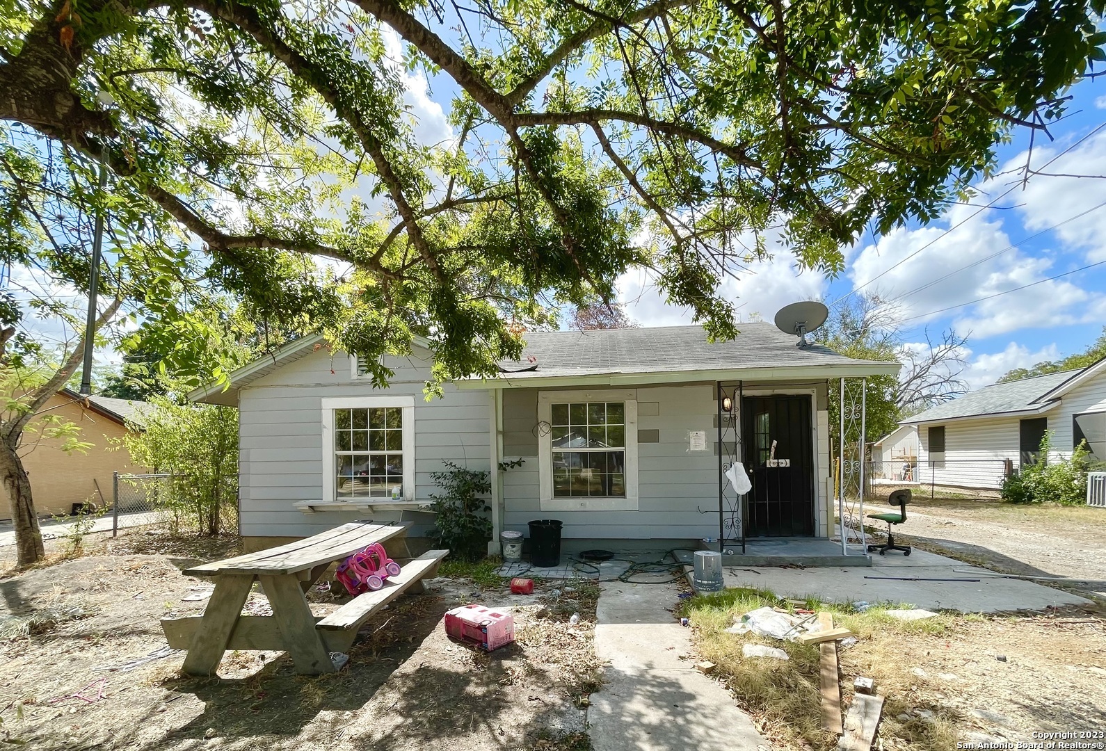 Property Photo:  926 Ware Blvd  TX 78214 