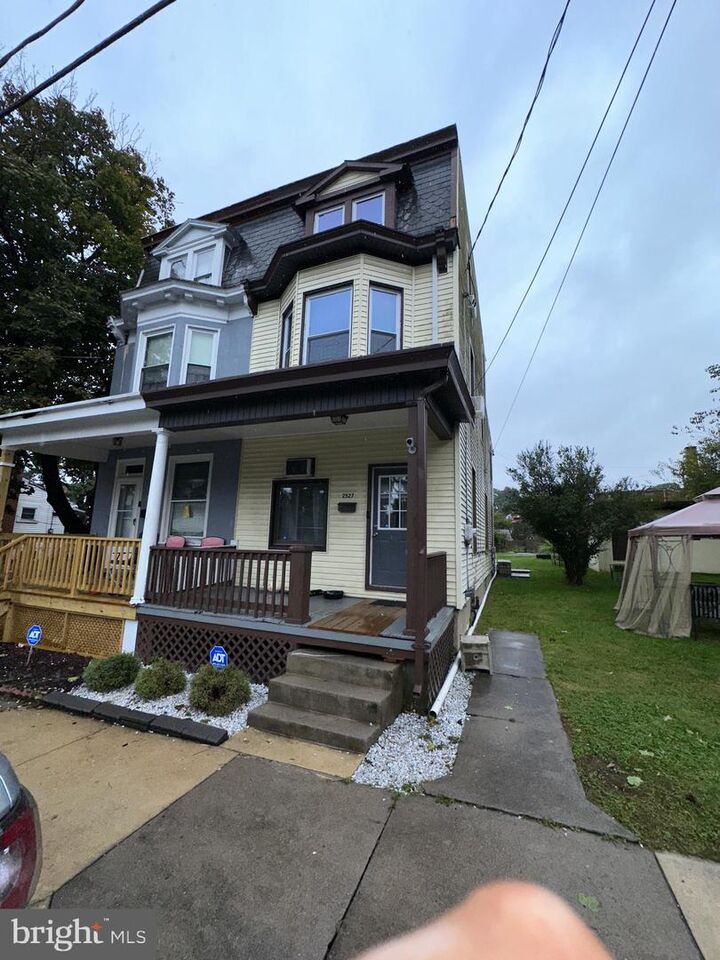 2527 Penbrook Avenue  Harrisburg PA 17103 photo