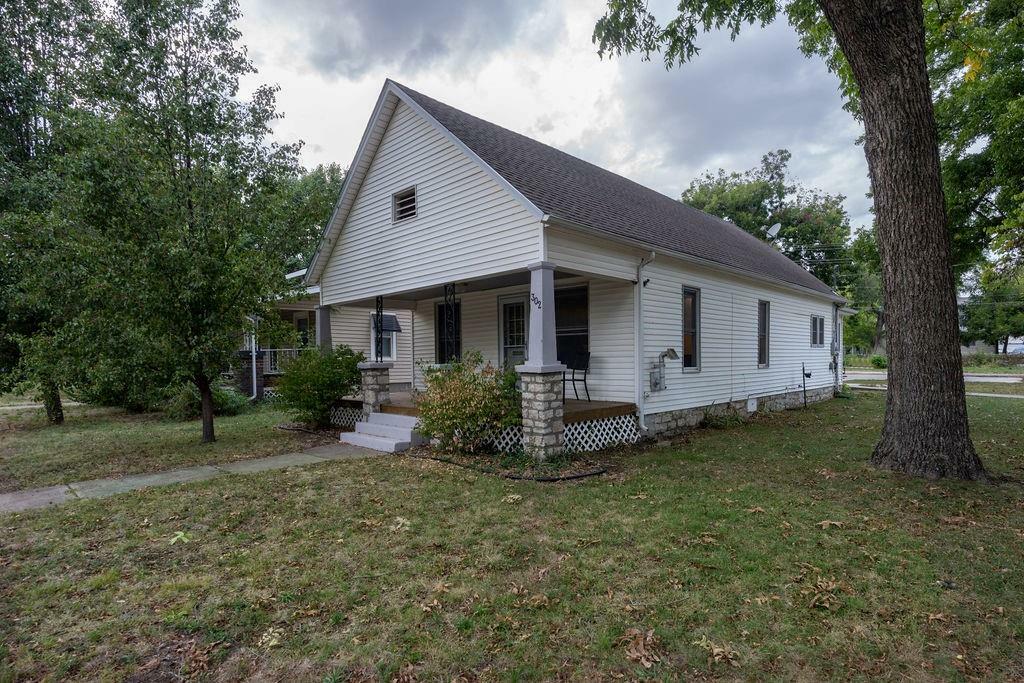 Property Photo:  302 Pacific Avenue  KS 66064 