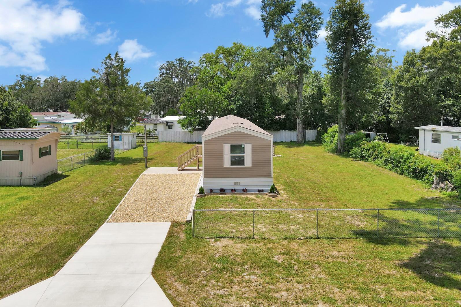 Property Photo: 3140 SE 41st Avenue FL 34480