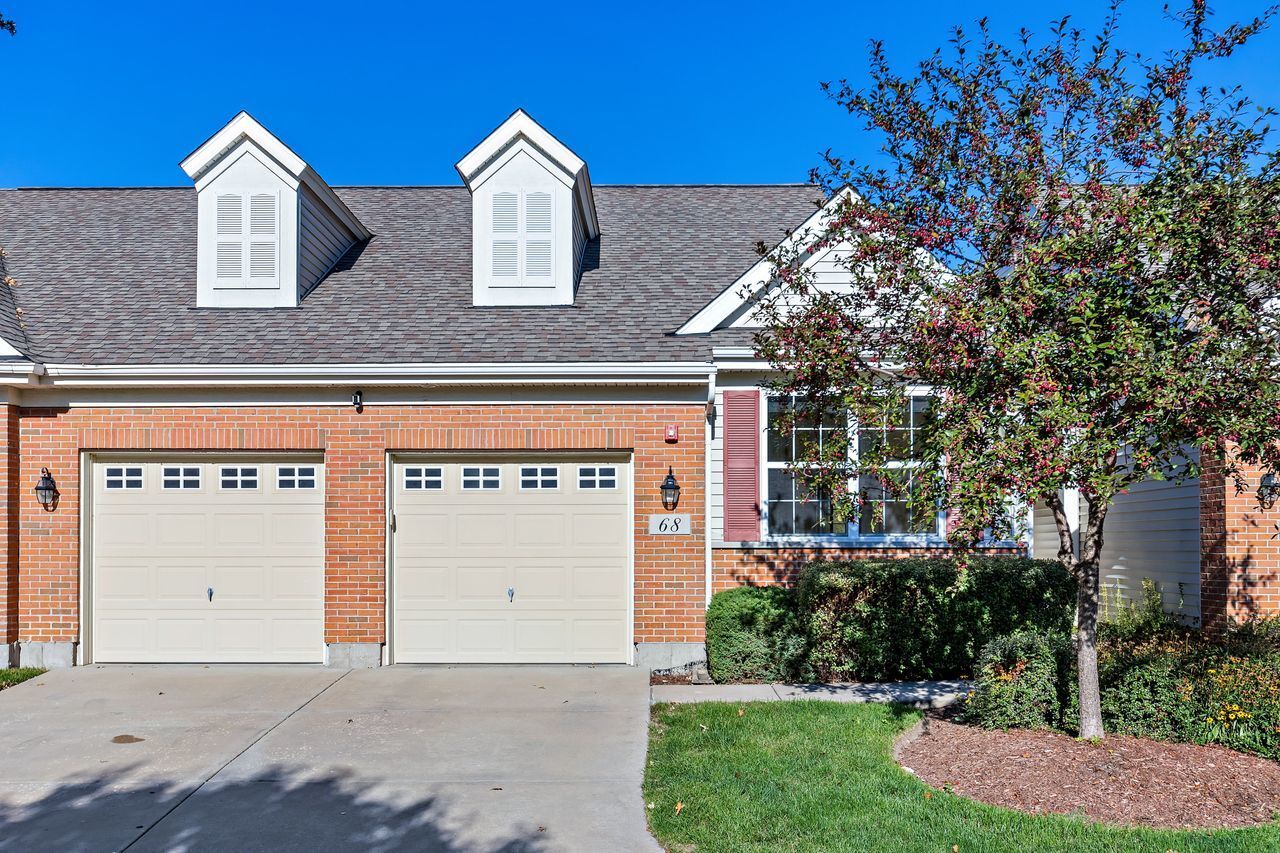 Property Photo:  68 Tall Grass Court  IL 60107 