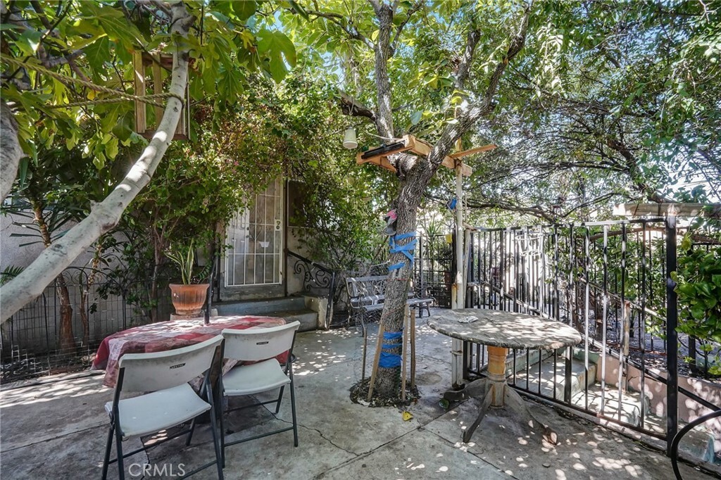 Property Photo:  827 S Record Avenue  CA 90023 