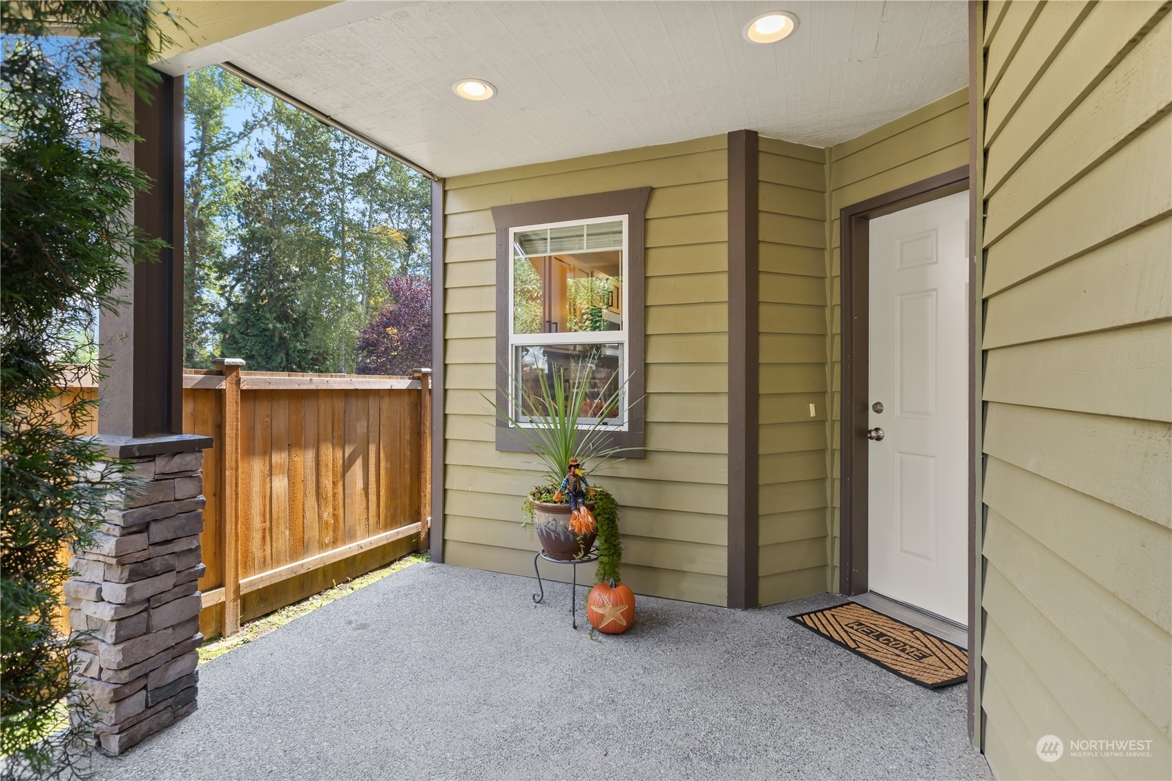 Property Photo:  14729 Meadow Road A  WA 98087 