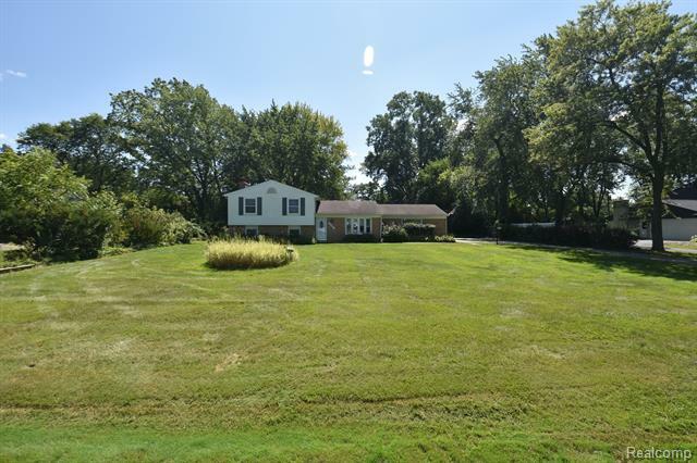 Property Photo:  2401 W. Wattles Road  MI 48098 