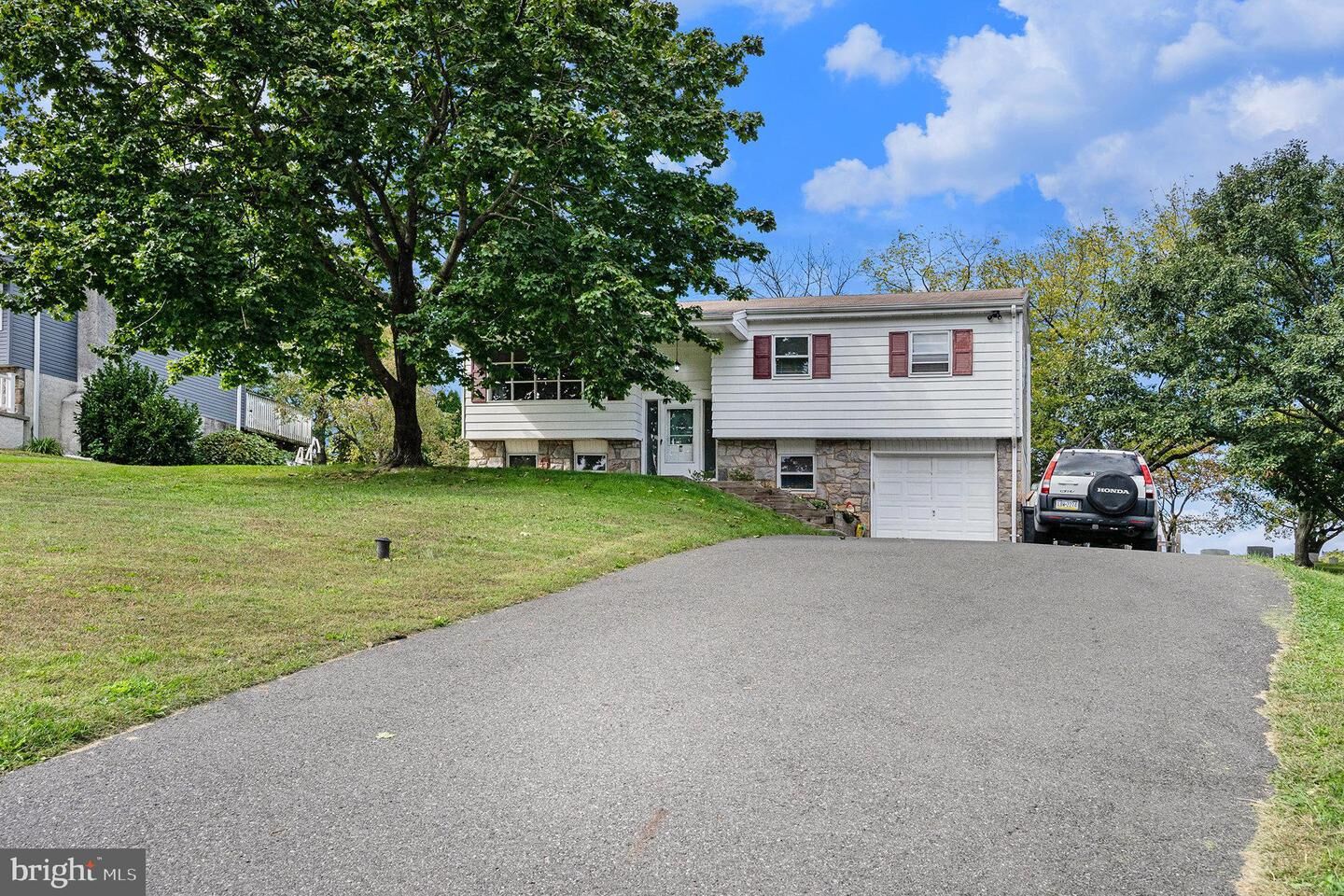 Property Photo: 1223 N Valley Road PA 19464