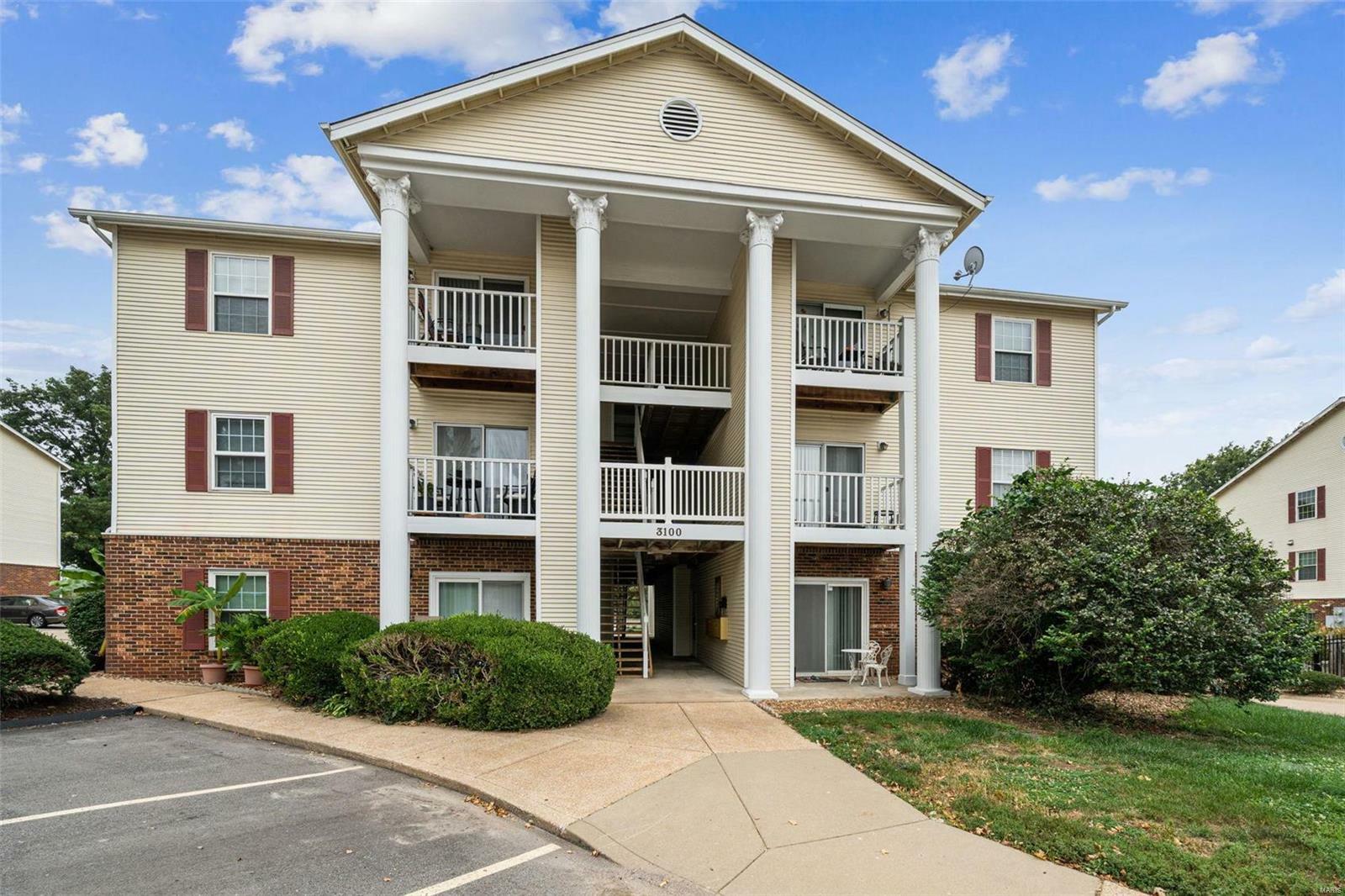 Property Photo: 3100 Edwards Place 301 MO 63043