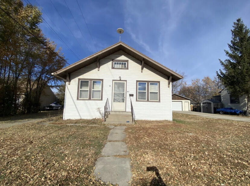 Property Photo:  315 NE 8th Ave  SD 57401 