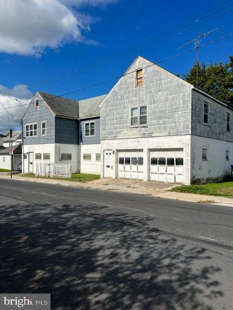 211 W Middle Street  Hanover PA 17331 photo