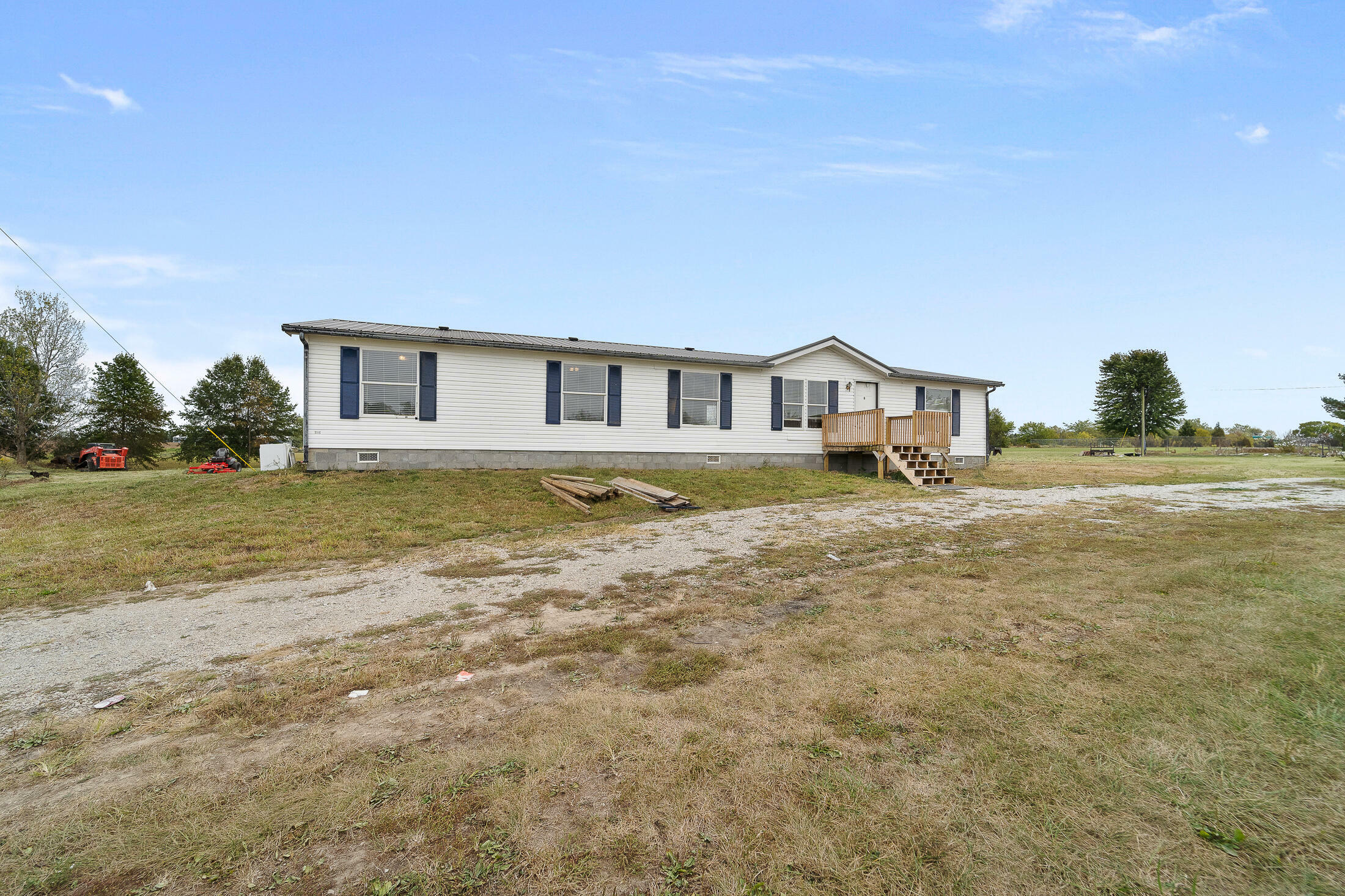 Property Photo:  1604 Caprine Ridge Road  MO 65231 