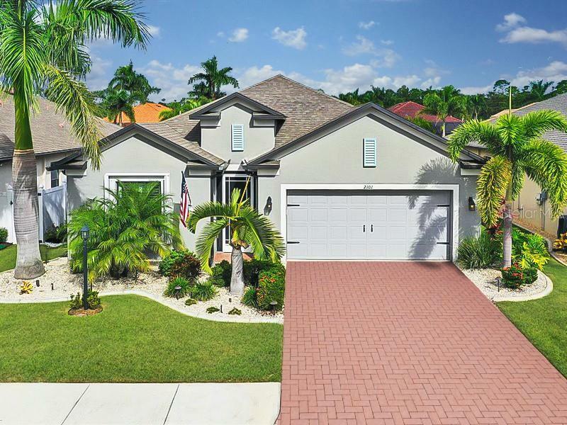 Property Photo:  2101 La Palma Avenue  FL 33953 