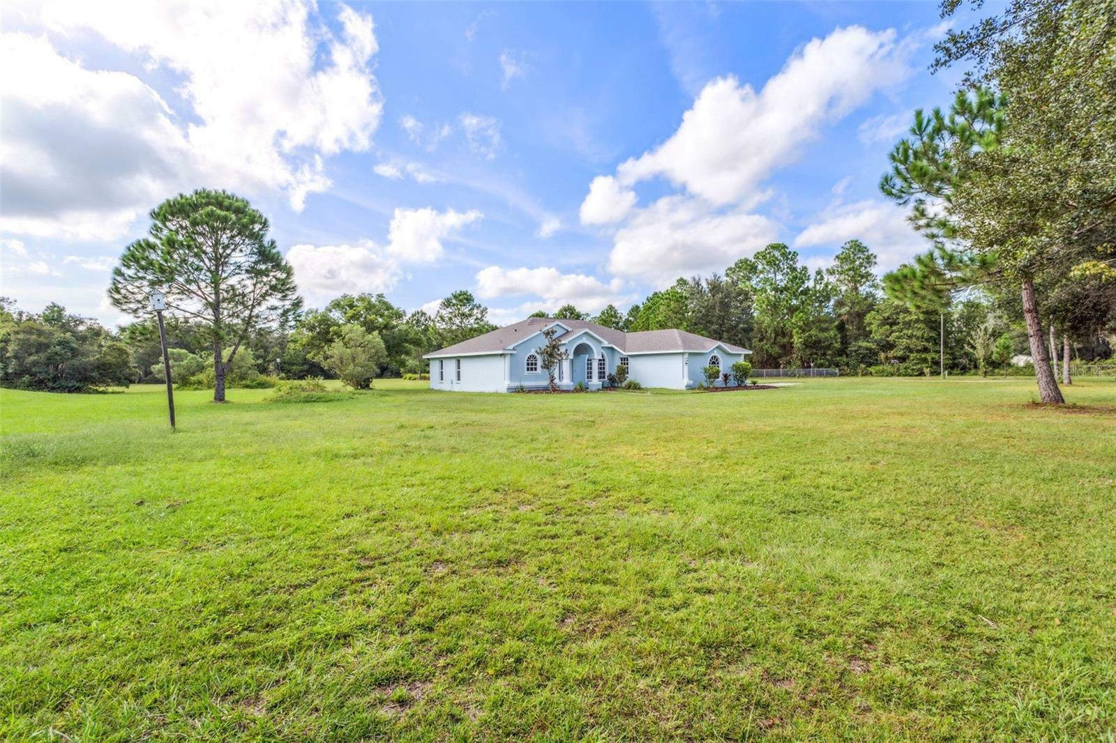 Property Photo:  7423 Pommel Place  FL 33541 