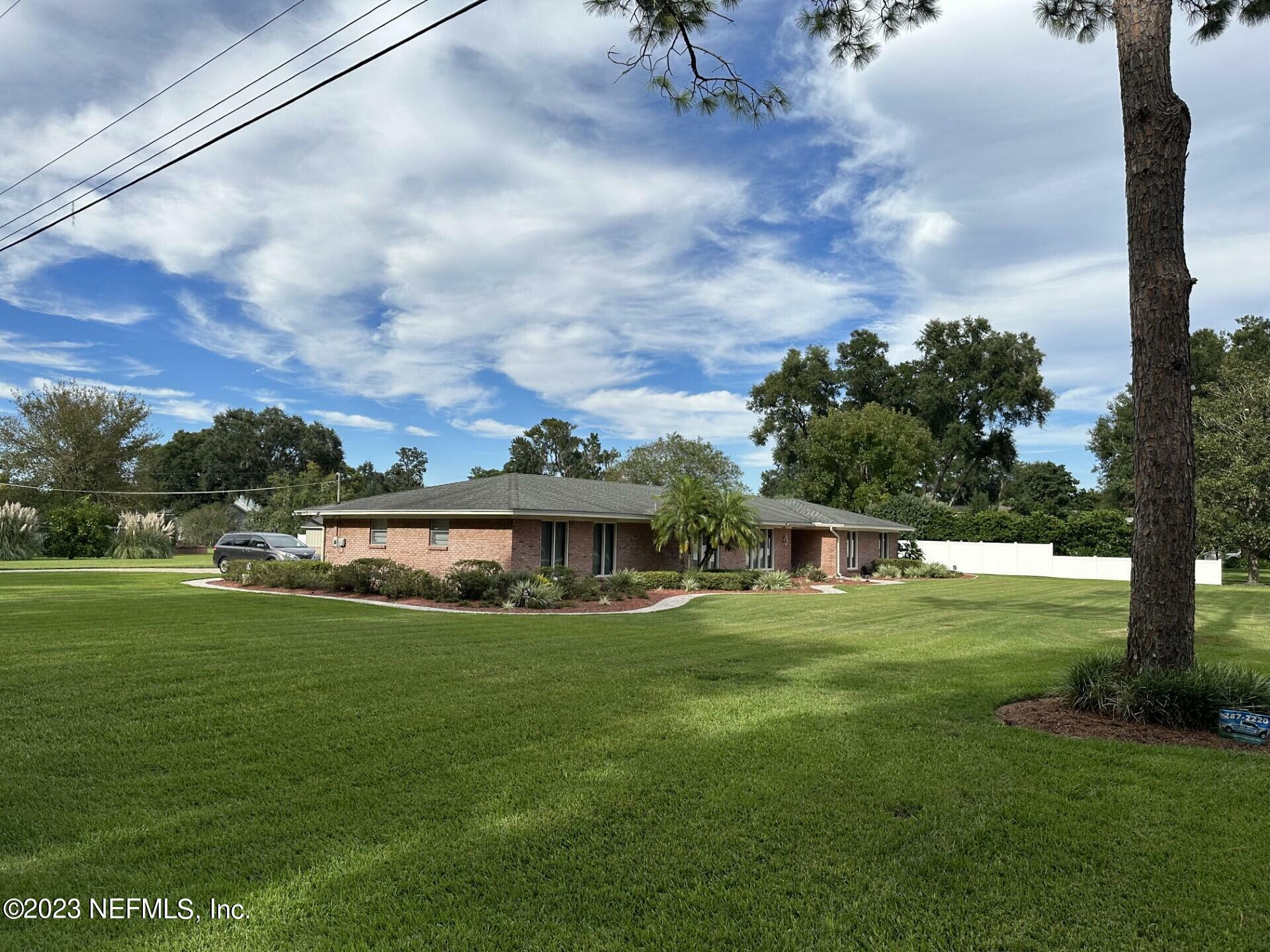 Property Photo:  1958 Grove Bluff Circle E  FL 32259 