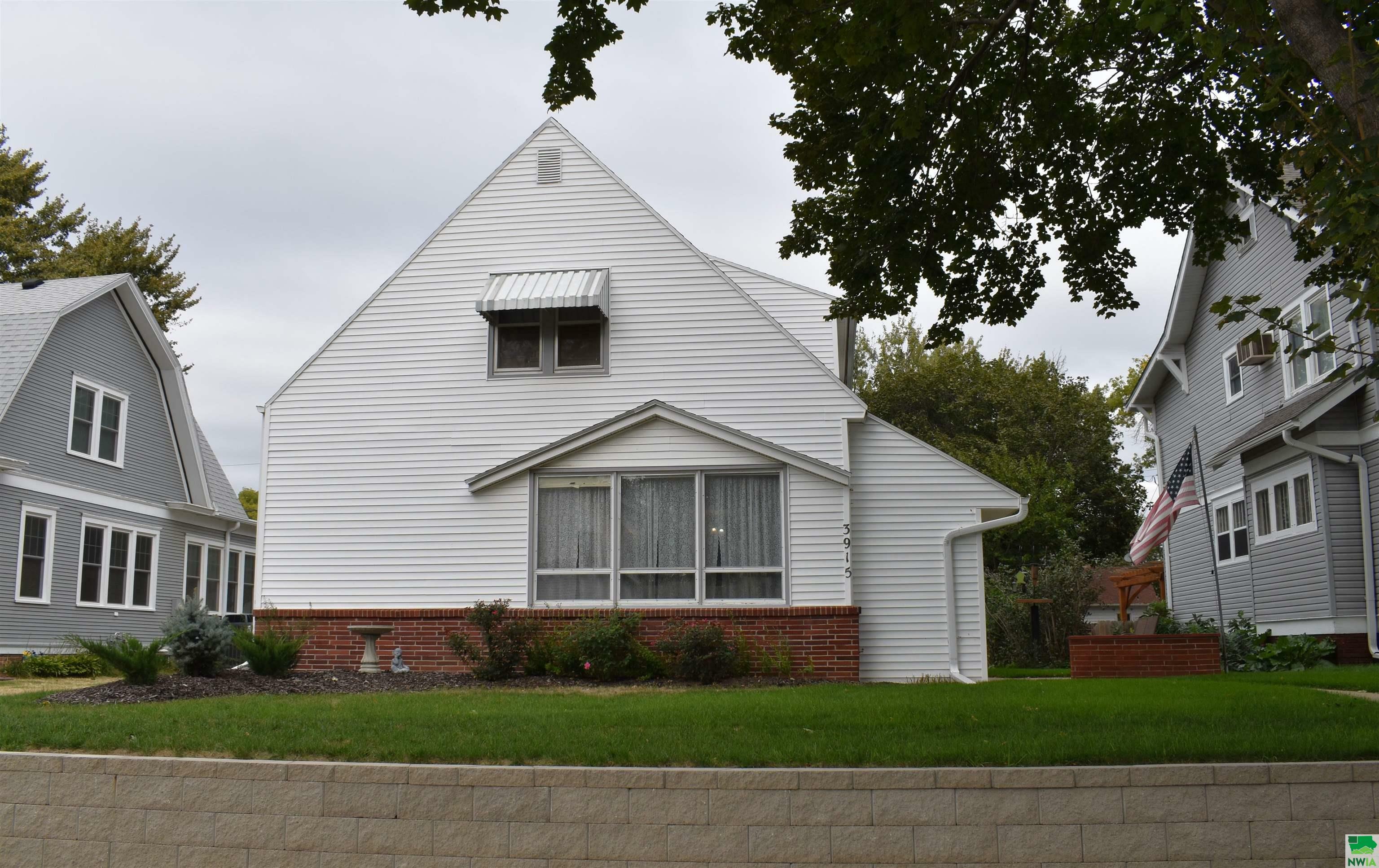 Property Photo:  3915 5th Avenue  IA 51106 