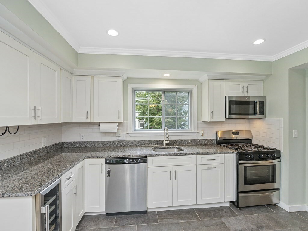 Property Photo:  89 Green St  MA 01880 