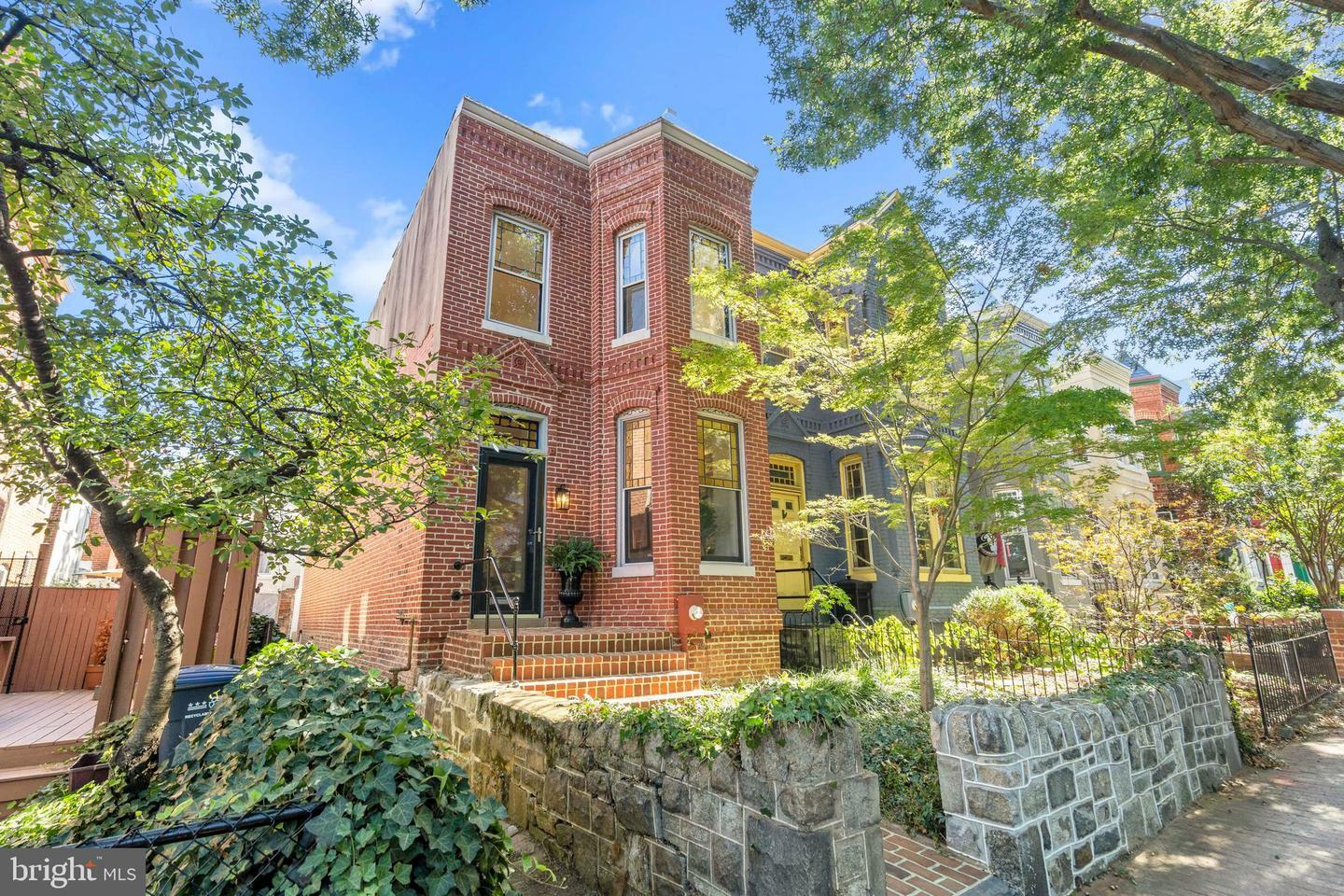 Property Photo:  431 3rd Street NE  DC 20002 