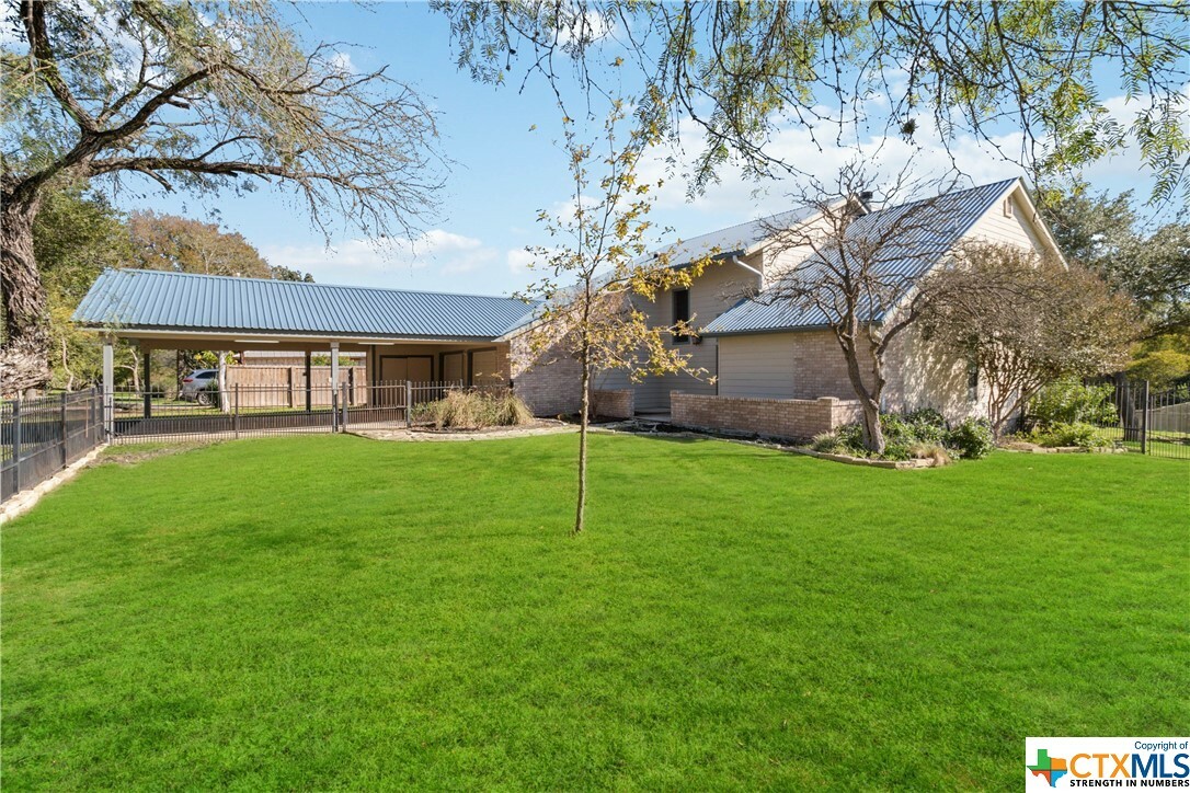 Property Photo:  615 River Springs Drive  TX 78155 