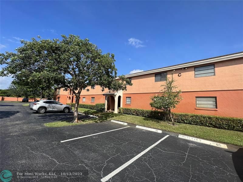 Property Photo:  50 SE 12th St 147  FL 33432 