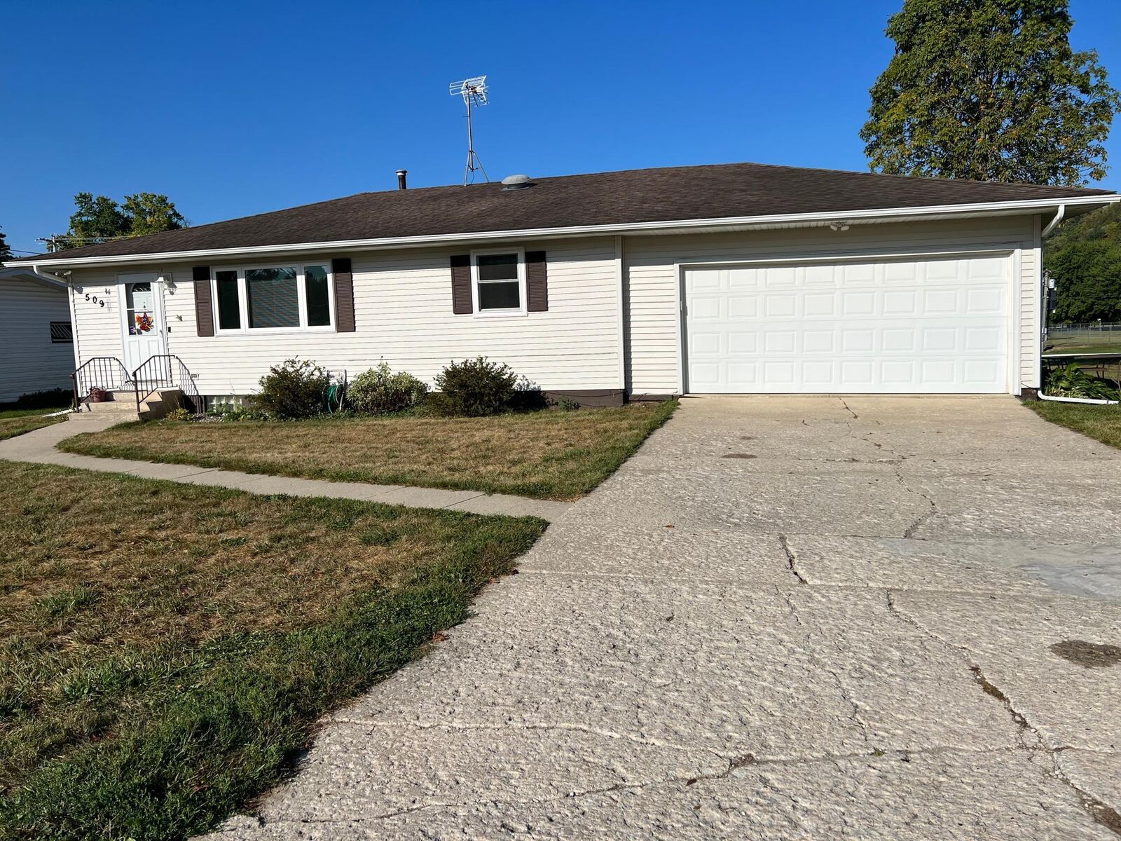 Property Photo: 509 Parkway Avenue S MN 55949