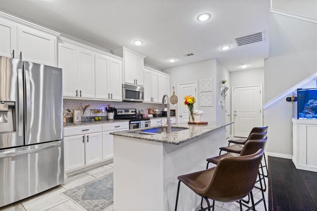 Property Photo:  1929 Timber Oaks Drive  TX 75040 