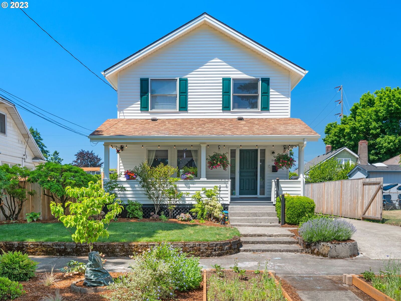 Property Photo:  3427 NE 60th Ave  OR 97213 