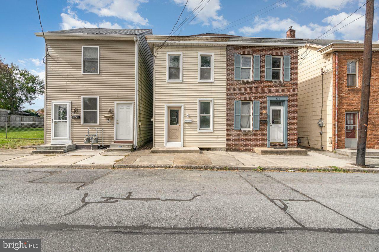 Property Photo: 418 N East Street PA 17013