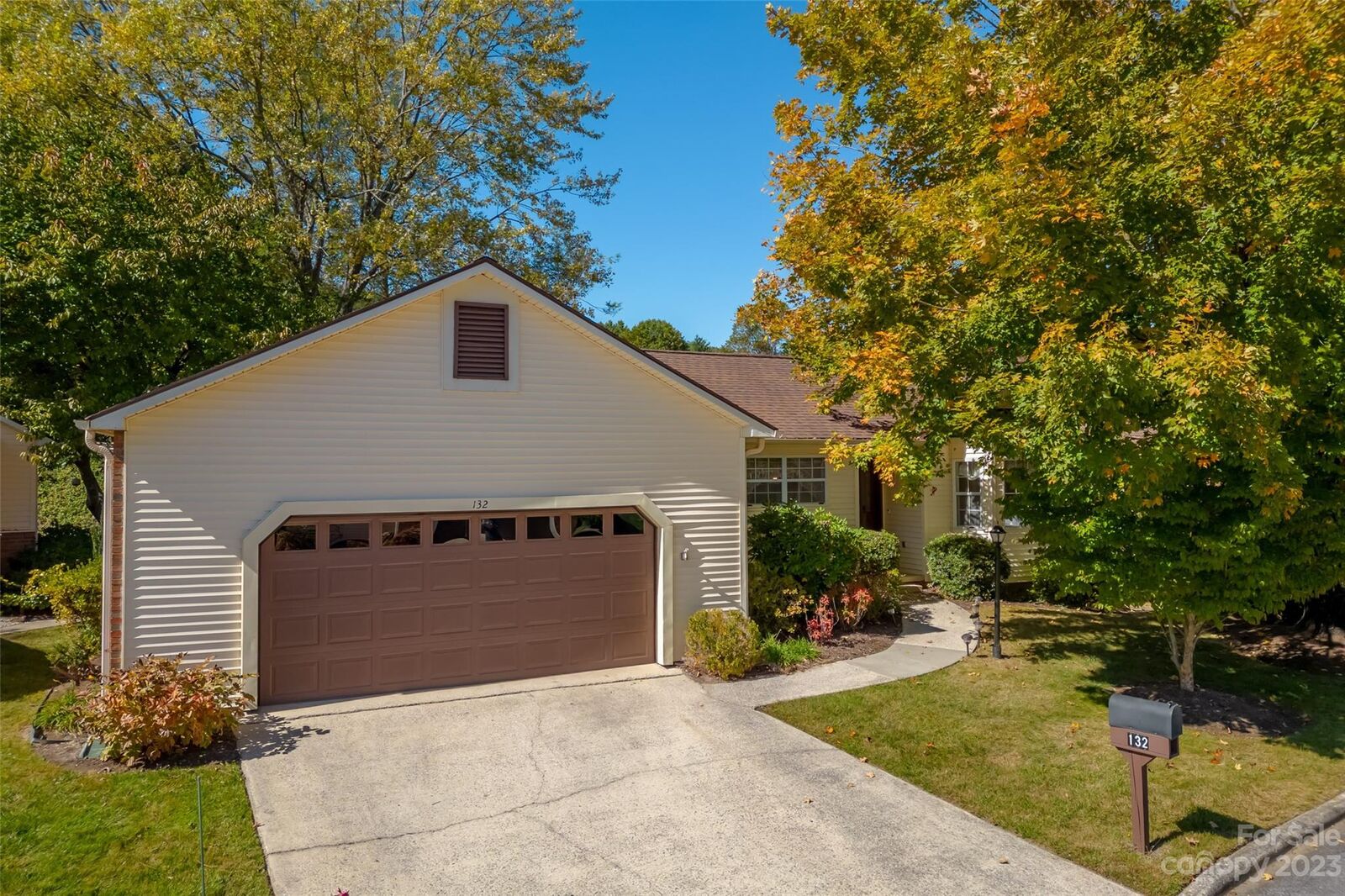 Property Photo: 132 Exeter Court NC 28791