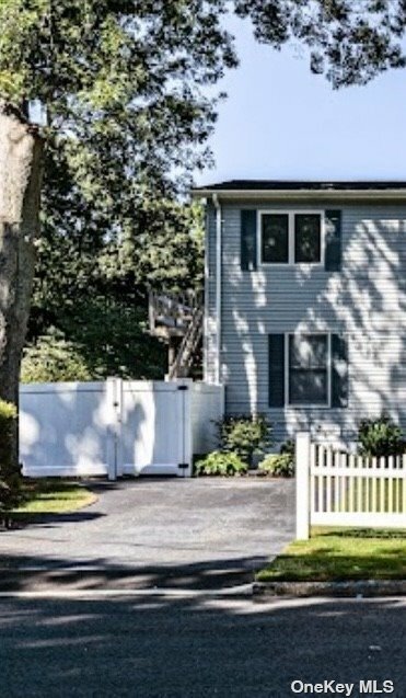 Property Photo:  24 Longhorn Lane  NY 11733 