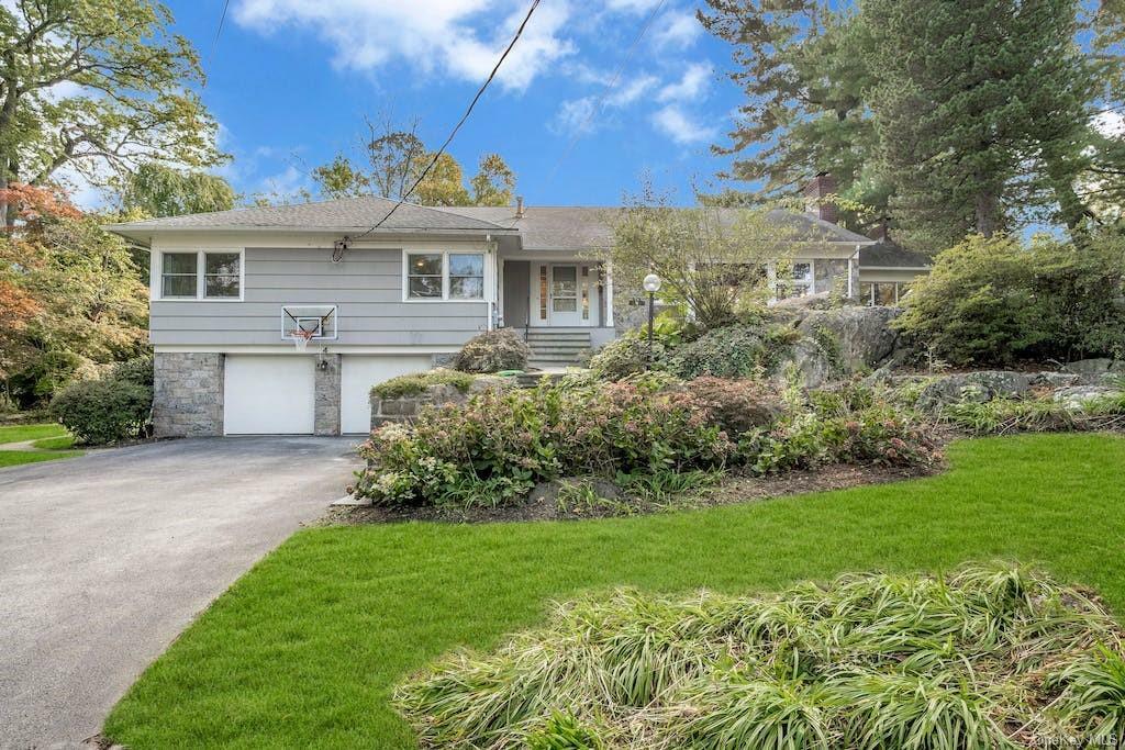 Property Photo: 4 Pokahoe Drive NY 10591