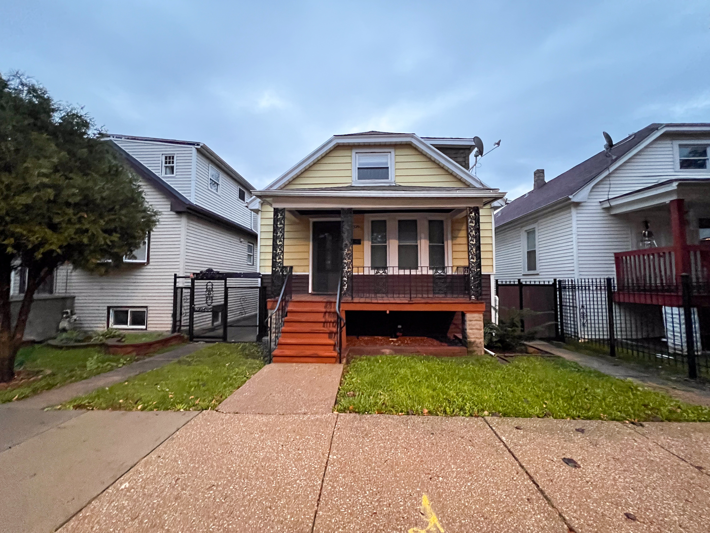 Property Photo:  5329 S Sacramento Avenue  IL 60632 