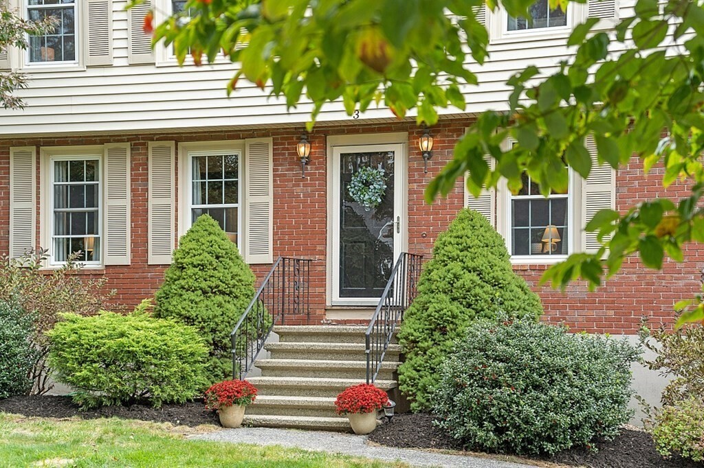 Property Photo:  3 Larchmont Cir  MA 01810 