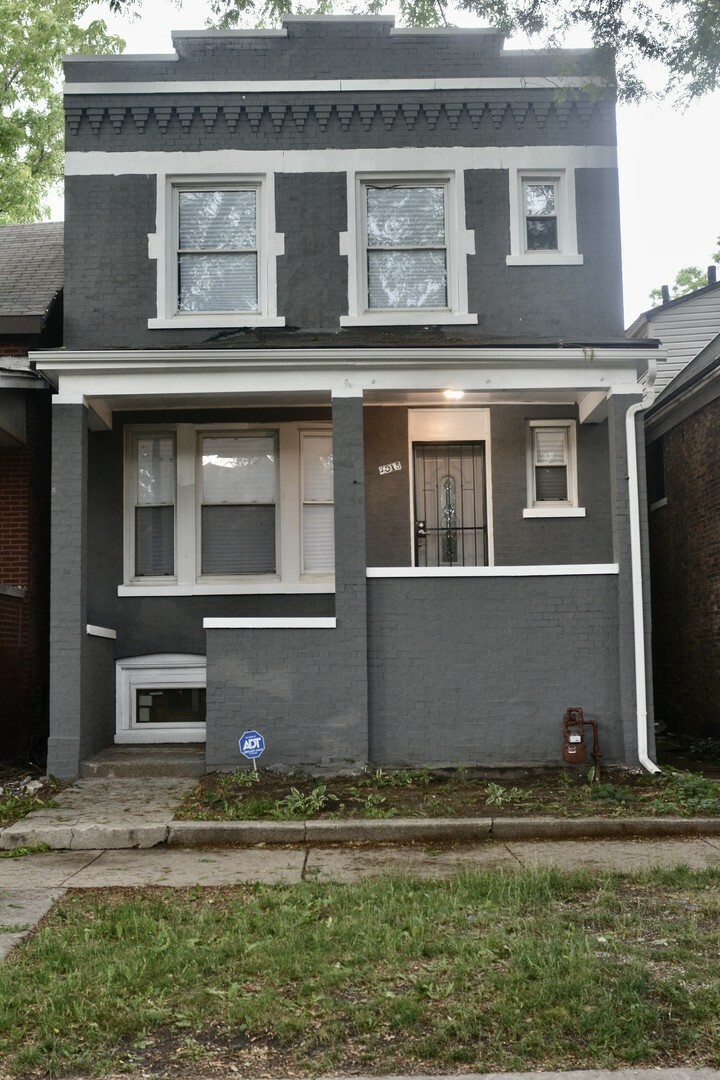 Property Photo:  7015 S Calumet Avenue  IL 60637 