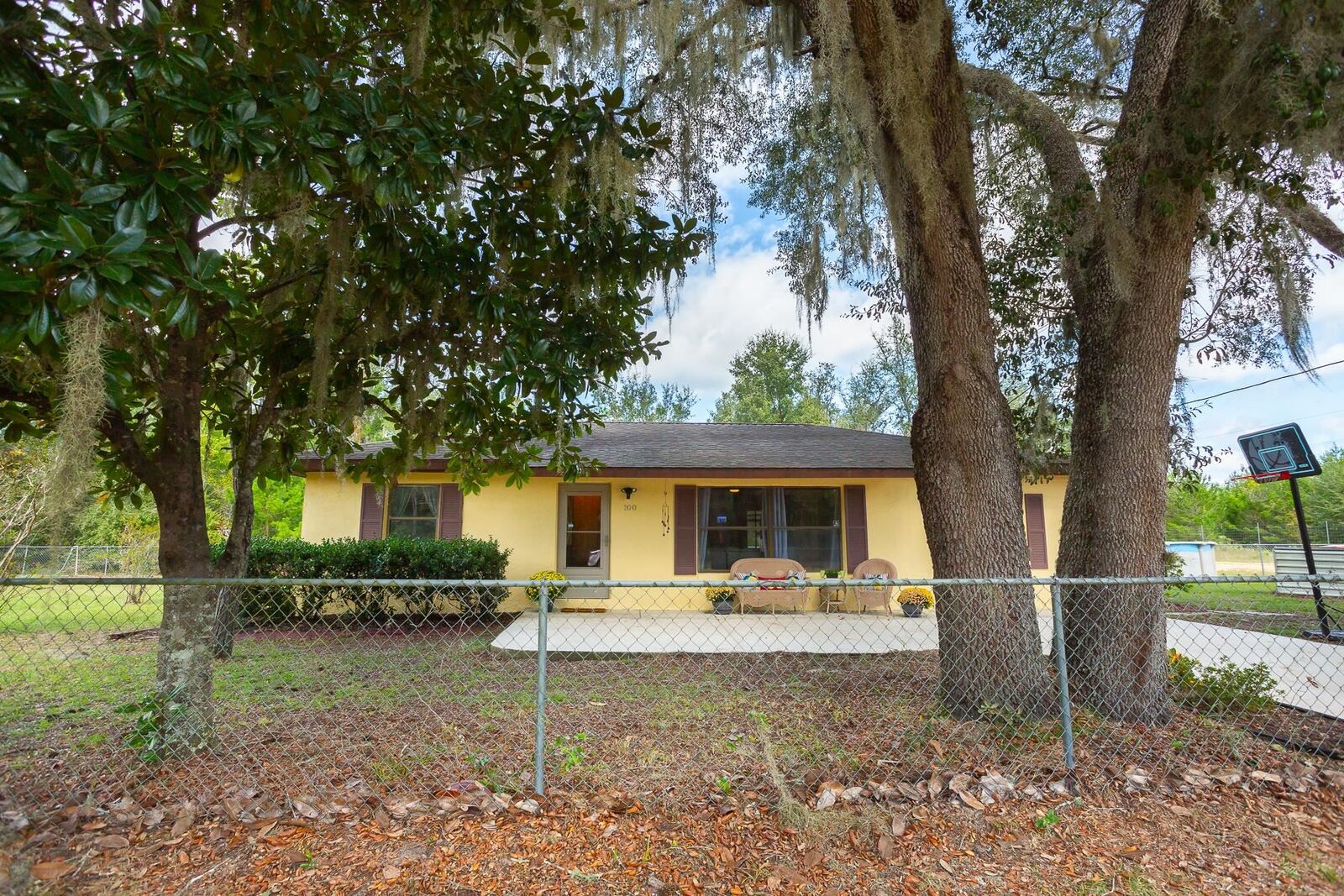 Property Photo:  100 Jean St  FL 32148 