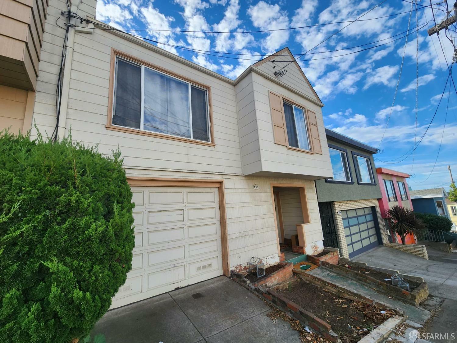 Property Photo:  826 Colby Street  CA 94134 