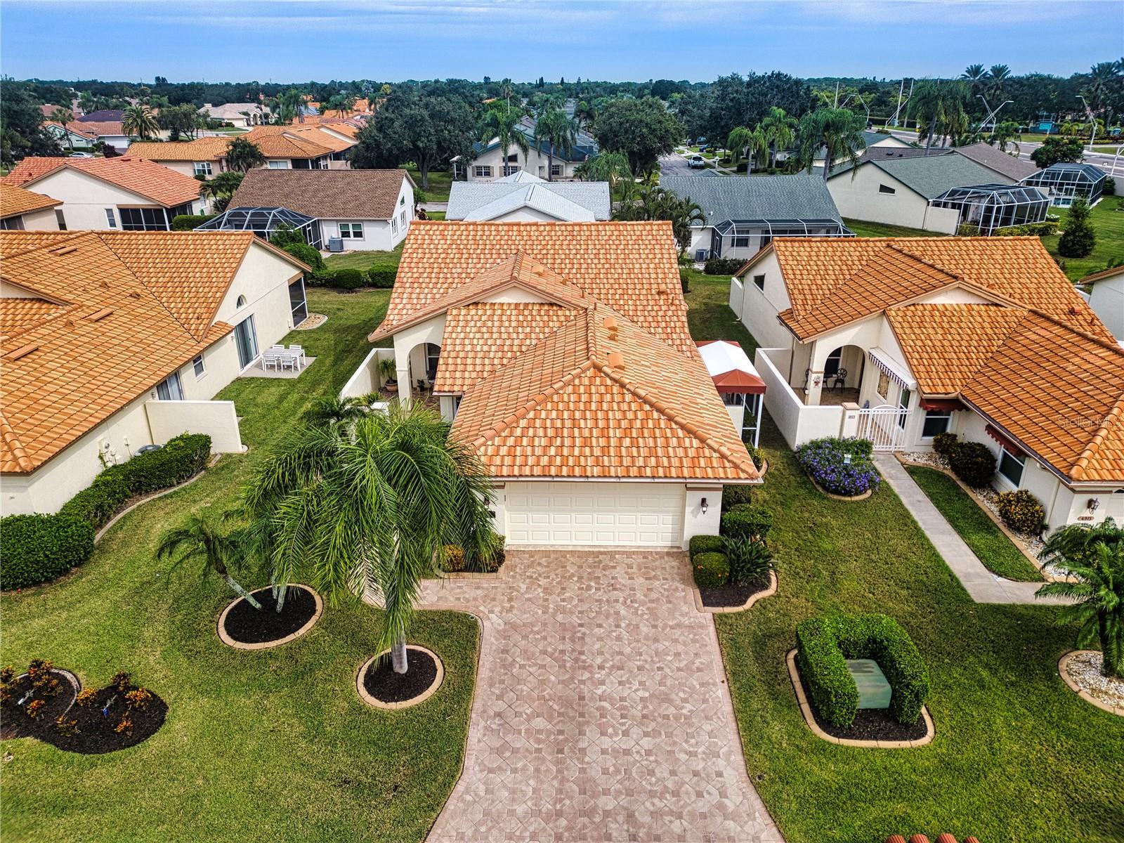 Property Photo:  4913 Kilty Court E  FL 34203 
