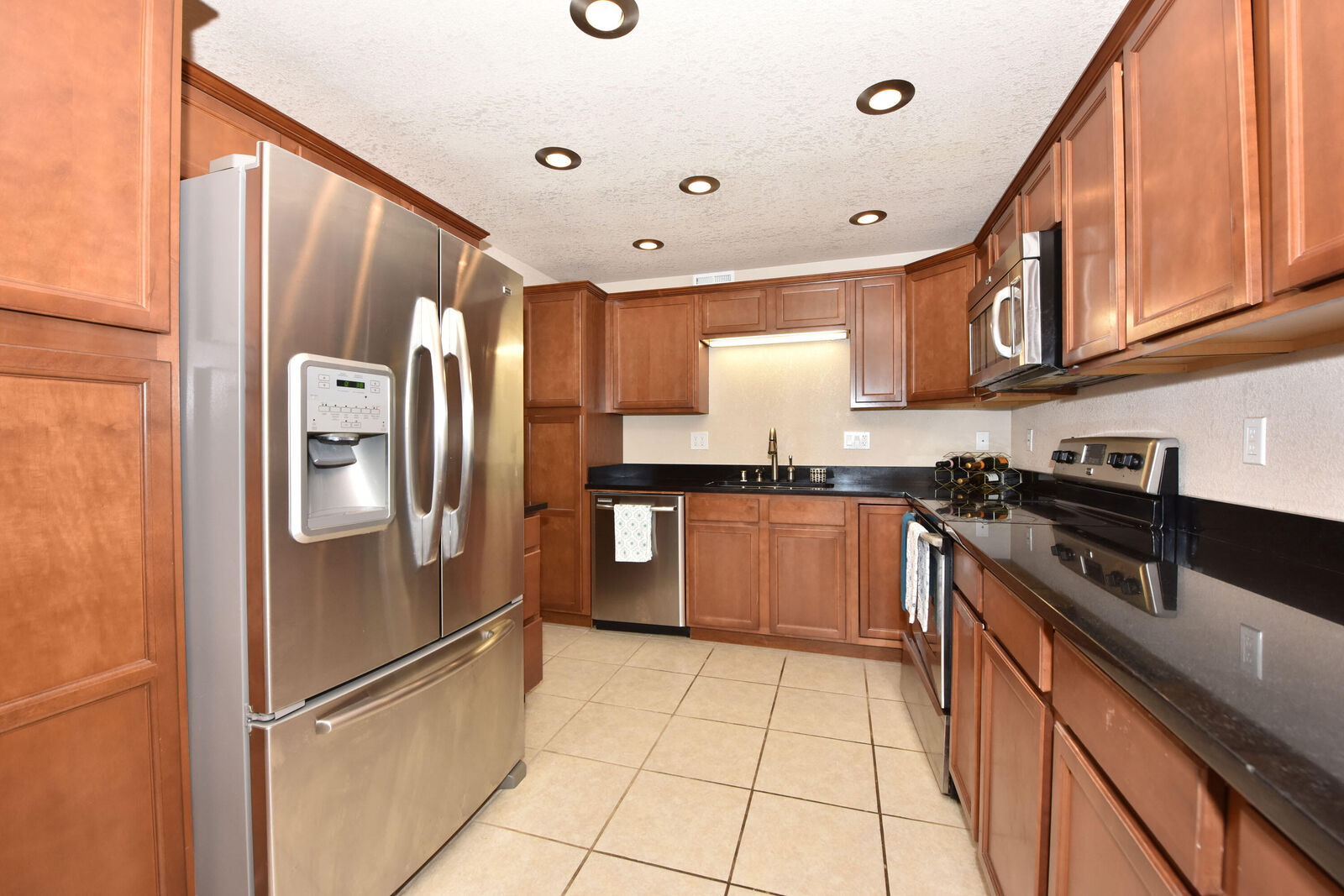 Property Photo: 2130 W Good Hope Rd 11 WI 53209