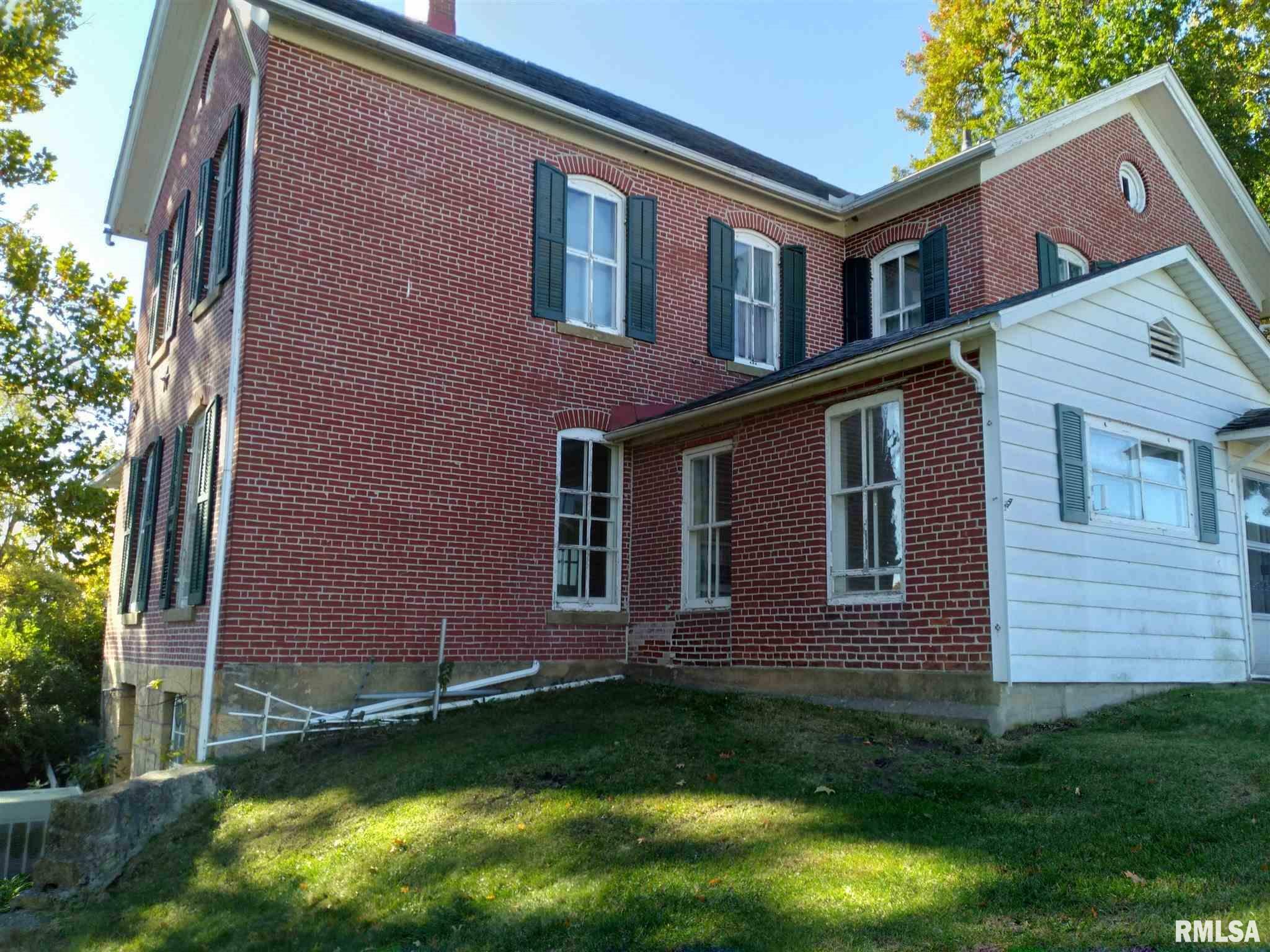 Property Photo:  1018 8th Avenue  IL 61252 