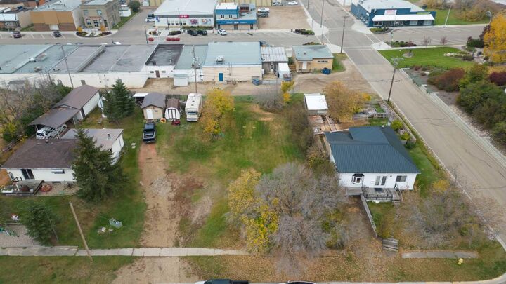 4821 46 Street — photo 1