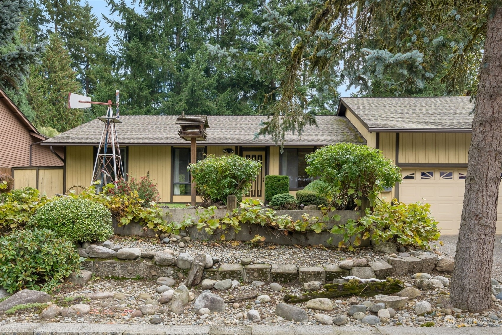 Property Photo:  10924 166th Place NE  WA 98052 